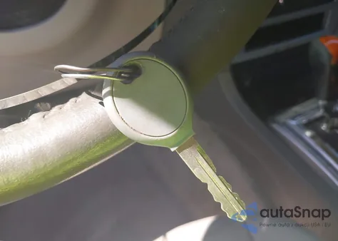 2007 Chrysler 300C из США, поврежденный, VIN 2C3KA63H37H606493